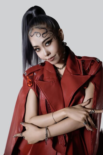 ビジュアル：Hikari Oricci	